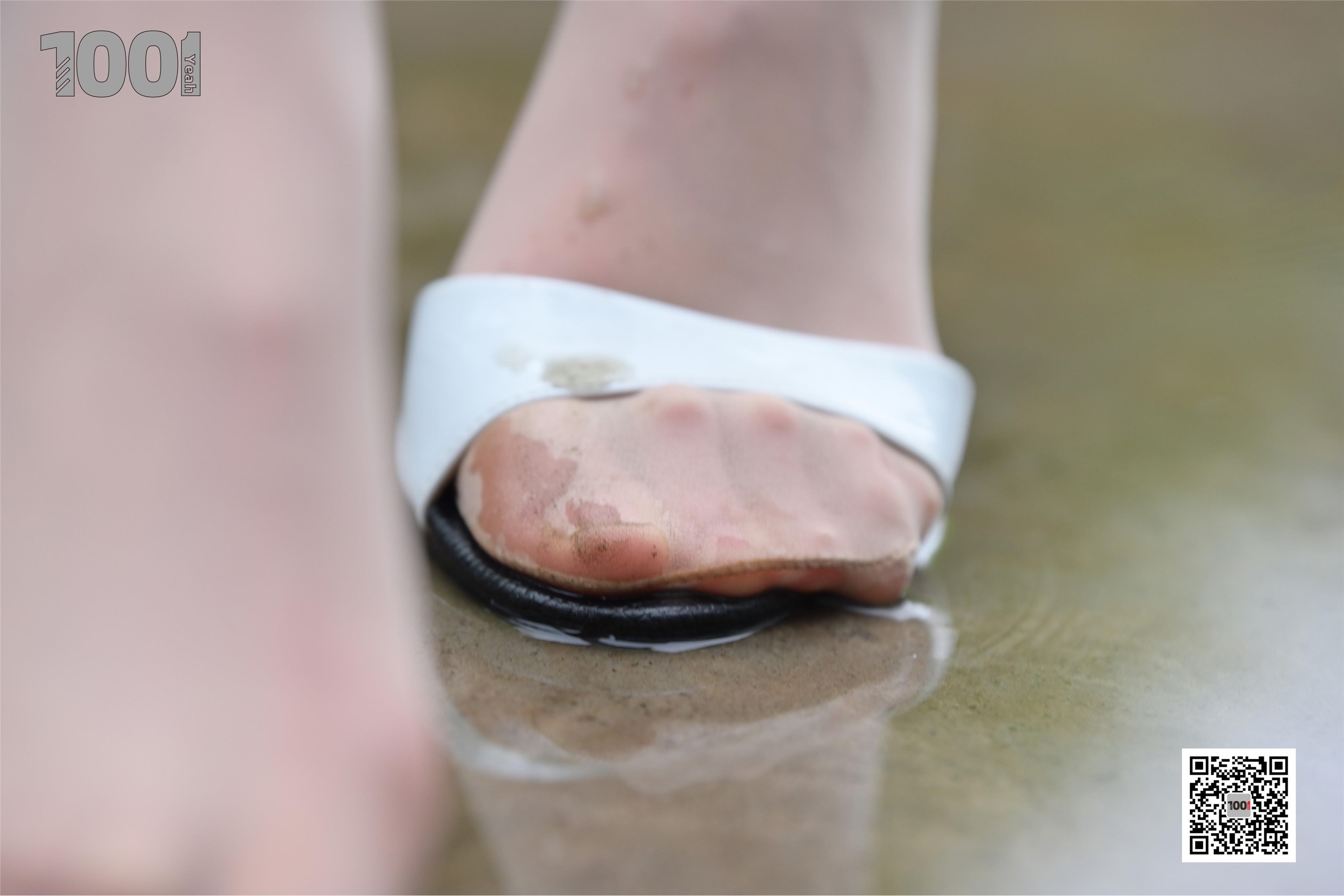 IESS异思趣向  一千零一夜《雨中漫步2》